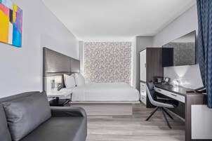 Room, 1 Queen Bed with Sofa bed, Non Smoking