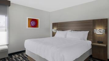 Standard Room, 1 King Bed, Non Smoking (Small Room) | Premium bedding, desk, blackout drapes, iron/ironing board