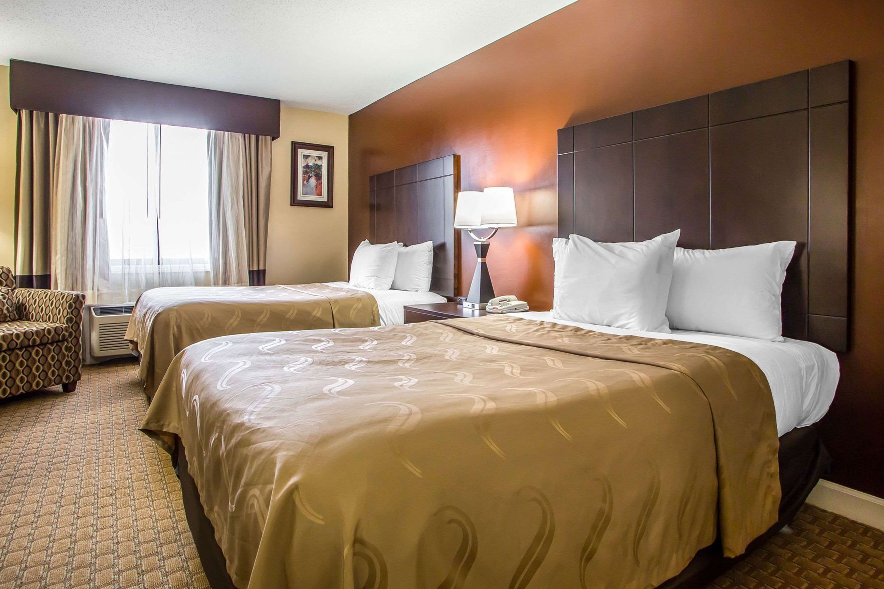 Desk, iron/ironing board, rollaway beds, free WiFi