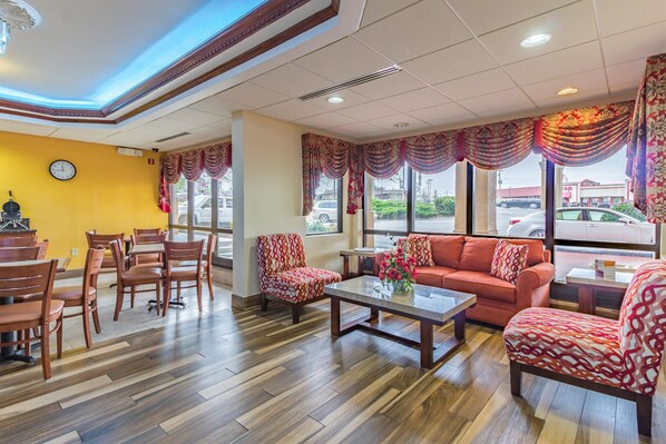 Lobby - Quality Inn Goodlettsville (Goodlettsville)