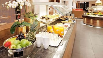 2 ๊ฐ์ ๋ ์คํ ๋, ์์นจ ์์ฌ, ์ ์ฌ ์์ฌ, ์ ๋
์์ฌ ์ ๊ณต(์ธ๊ณ ์๋ฆฌ)