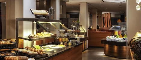 TĂ€gliches FrĂŒhstĂŒcksbuffet gegen GebĂŒhr