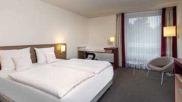 Superior Room, 1 King Bed | Premium bedding, minibar, in-room safe, desk