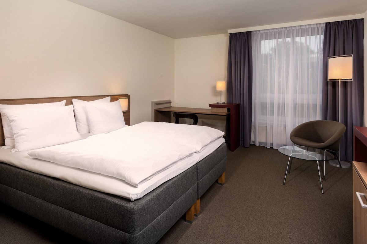 Room, 2 Twin Beds (Sleep) | Premium bedding, minibar, in-room safe, desk