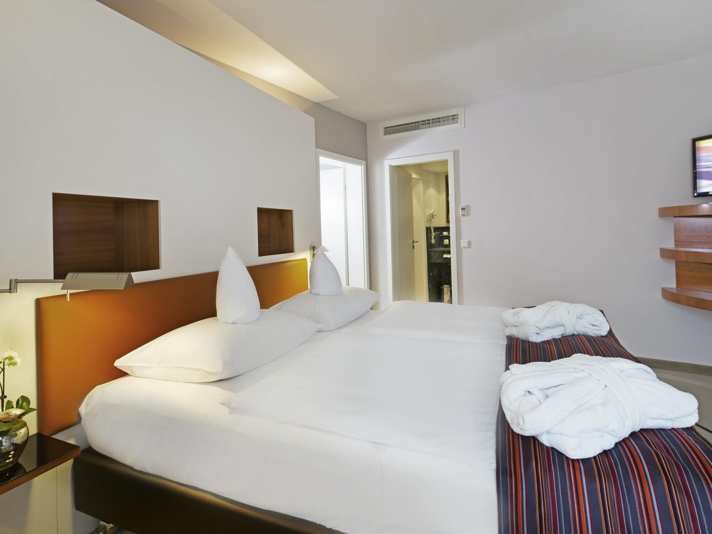 Suite, 1 Bedroom | Premium bedding, minibar, in-room safe, desk