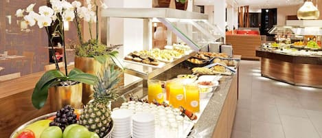 Tägliches Frühstücksbuffet gegen Gebühr