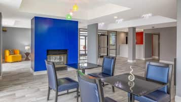Free continental breakfast on weekends