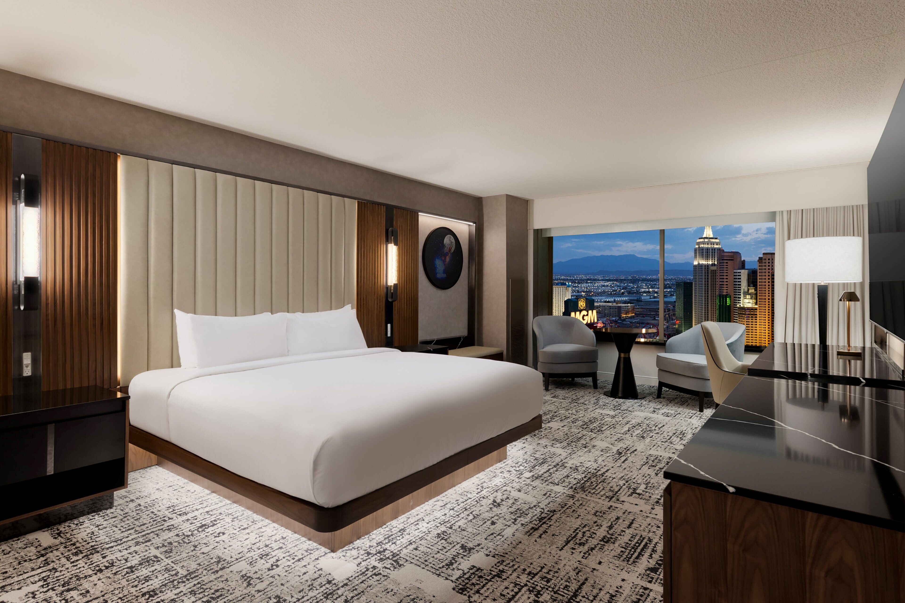 Premium bedding, in-room safe, laptop workspace, blackout curtains