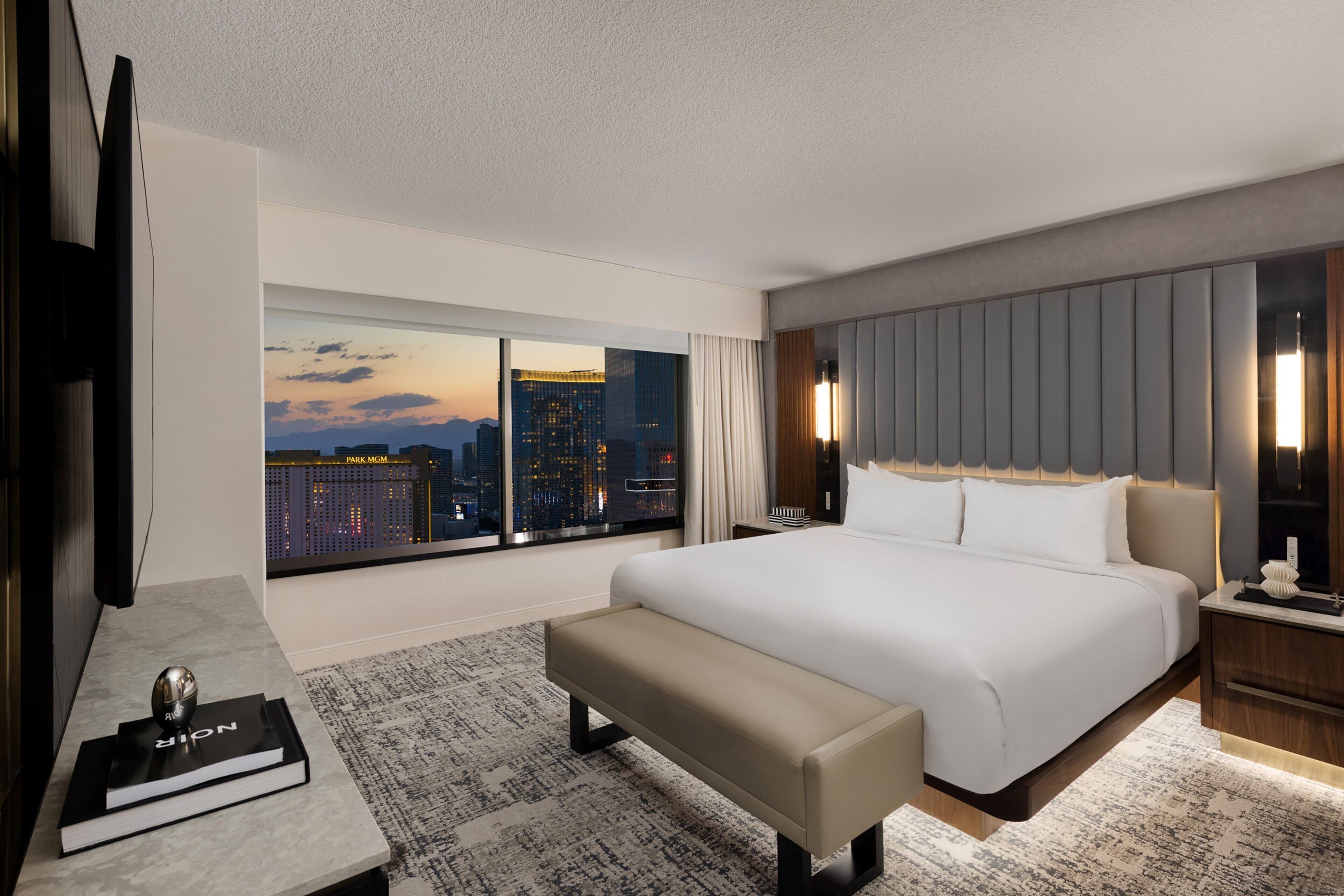 Premium bedding, in-room safe, laptop workspace, blackout drapes