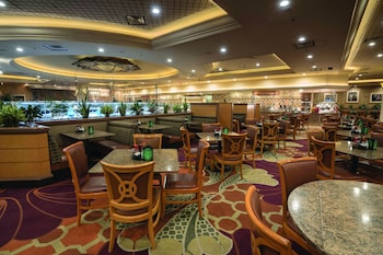 18 restaurants, breakfast, lunch, dinner served; American cuisine at MGM Grand Hotel & Casino