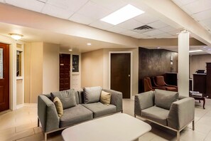 Lobby sitting area - Quality Inn South Boston - Danville East (South Boston)