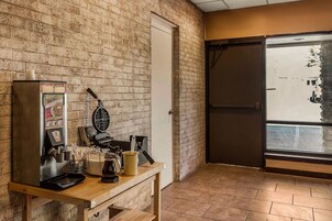 Free daily continental breakfast