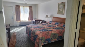 Setrika/meja setrika, Wi-Fi gratis, dan seprai linen