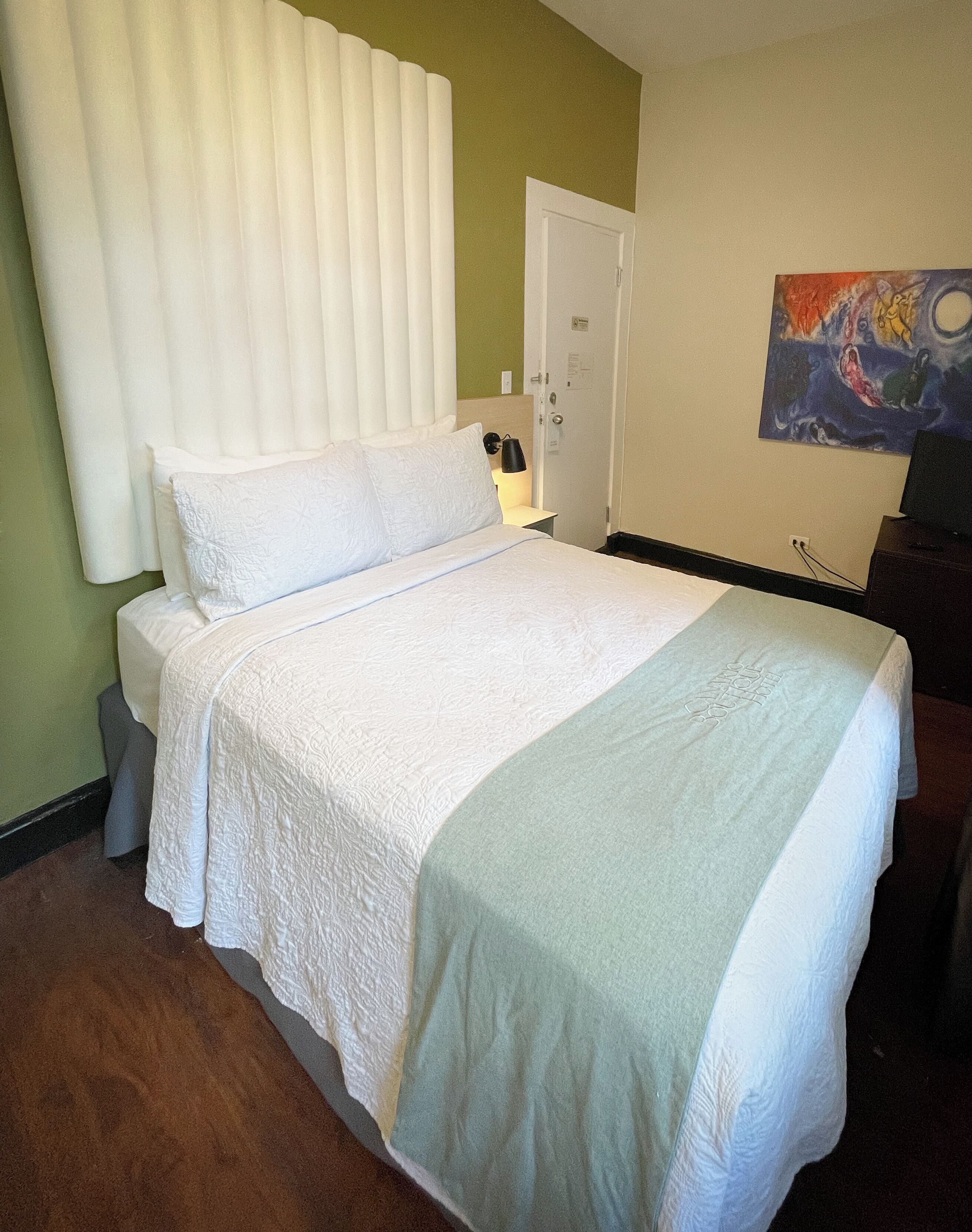 Rideaux occultants, fer et planche à repasser, Wi-Fi gratuit