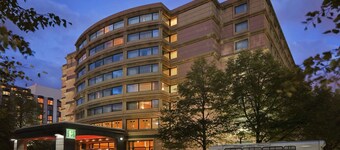 Embassy Suites by Hilton Chicago O'Hare Rosemont