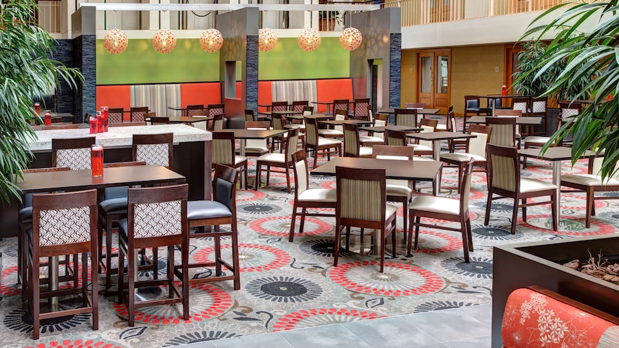 Embassy Suites by Hilton Chicago O'Hare Rosemont