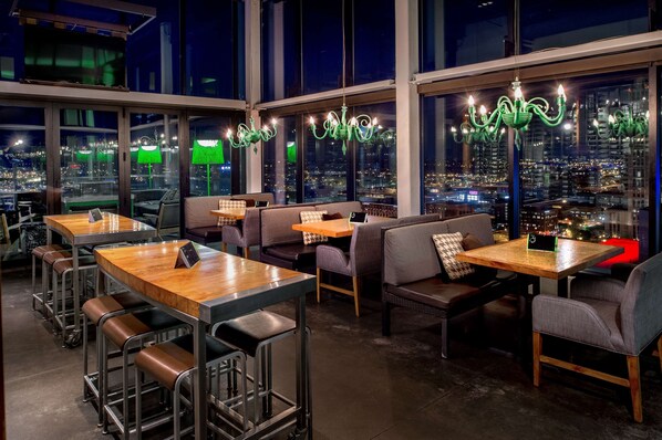 3 restaurants; breakfast, lunch, dinner, and brunch served