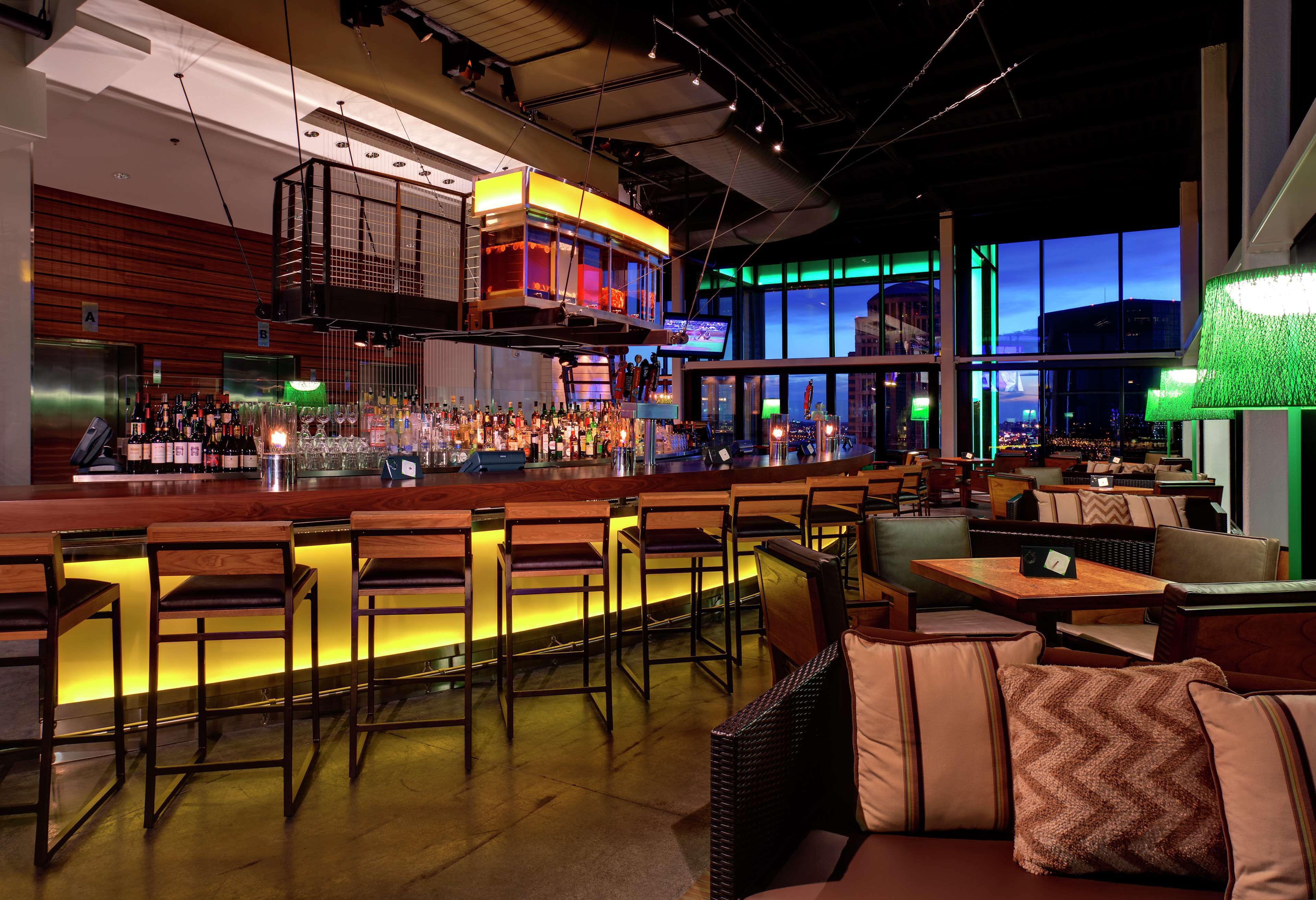 3 bars/lounges, rooftop bar