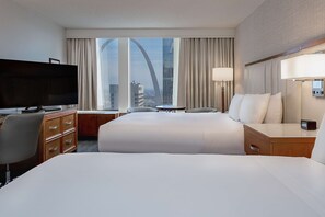 1 bedroom, premium bedding, in-room safe, desk