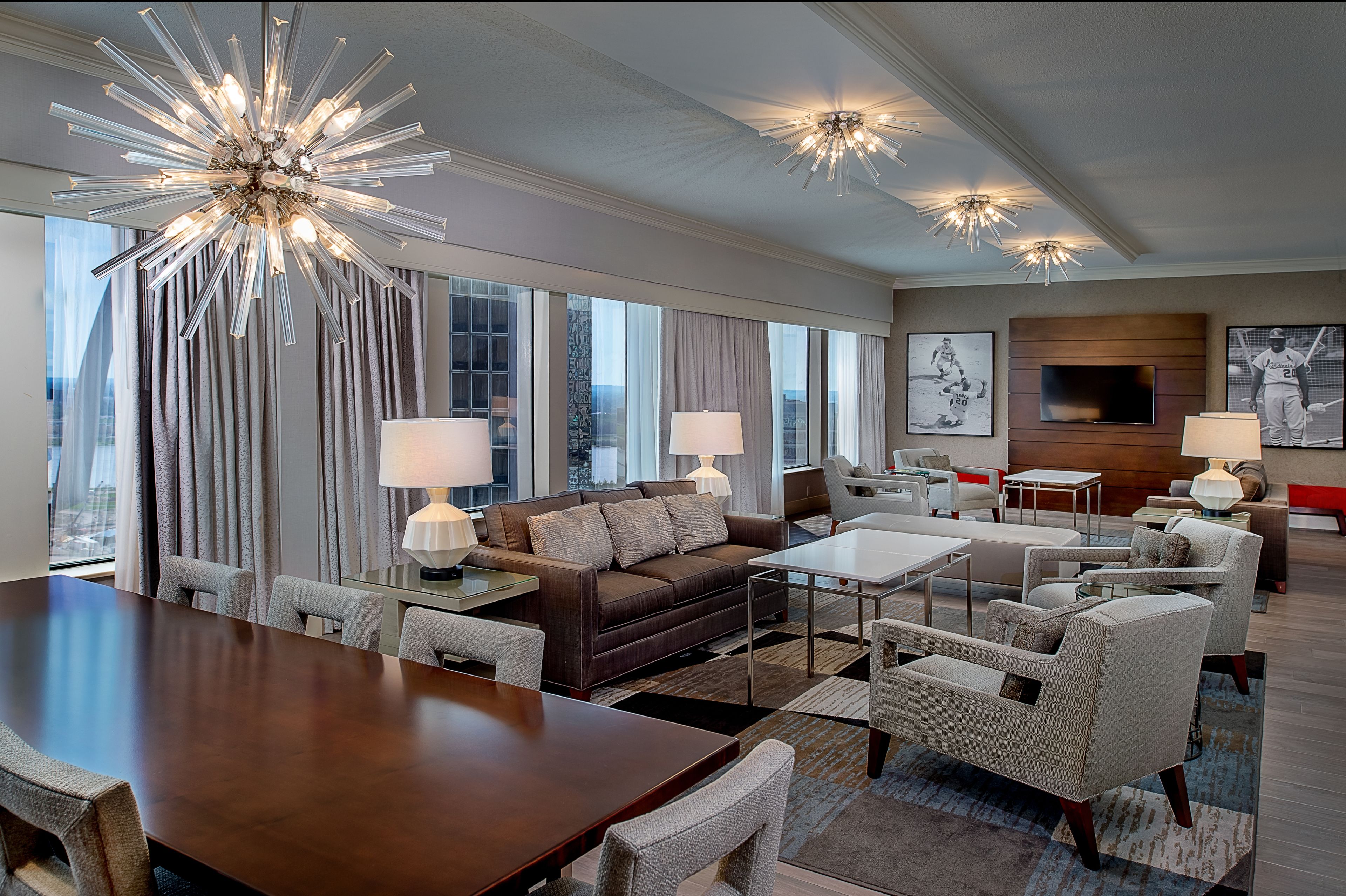 Room, Executive Level (Parlor) | Premium bedding, in-room safe, desk, laptop workspace