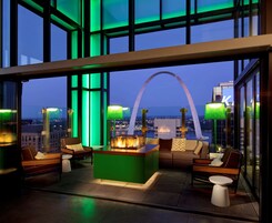 3 bares, bar en la azotea