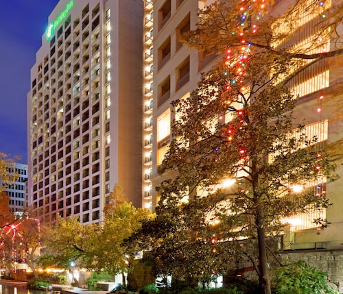 Holiday Inn San Antonio - Riverwalk by IHG