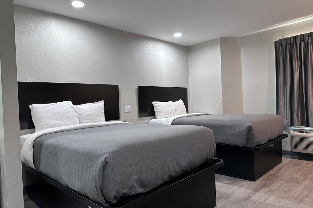 Standard Room, 2 Double Beds, Non Smoking | Individually furnished, desk, iron/ironing board, free WiFi