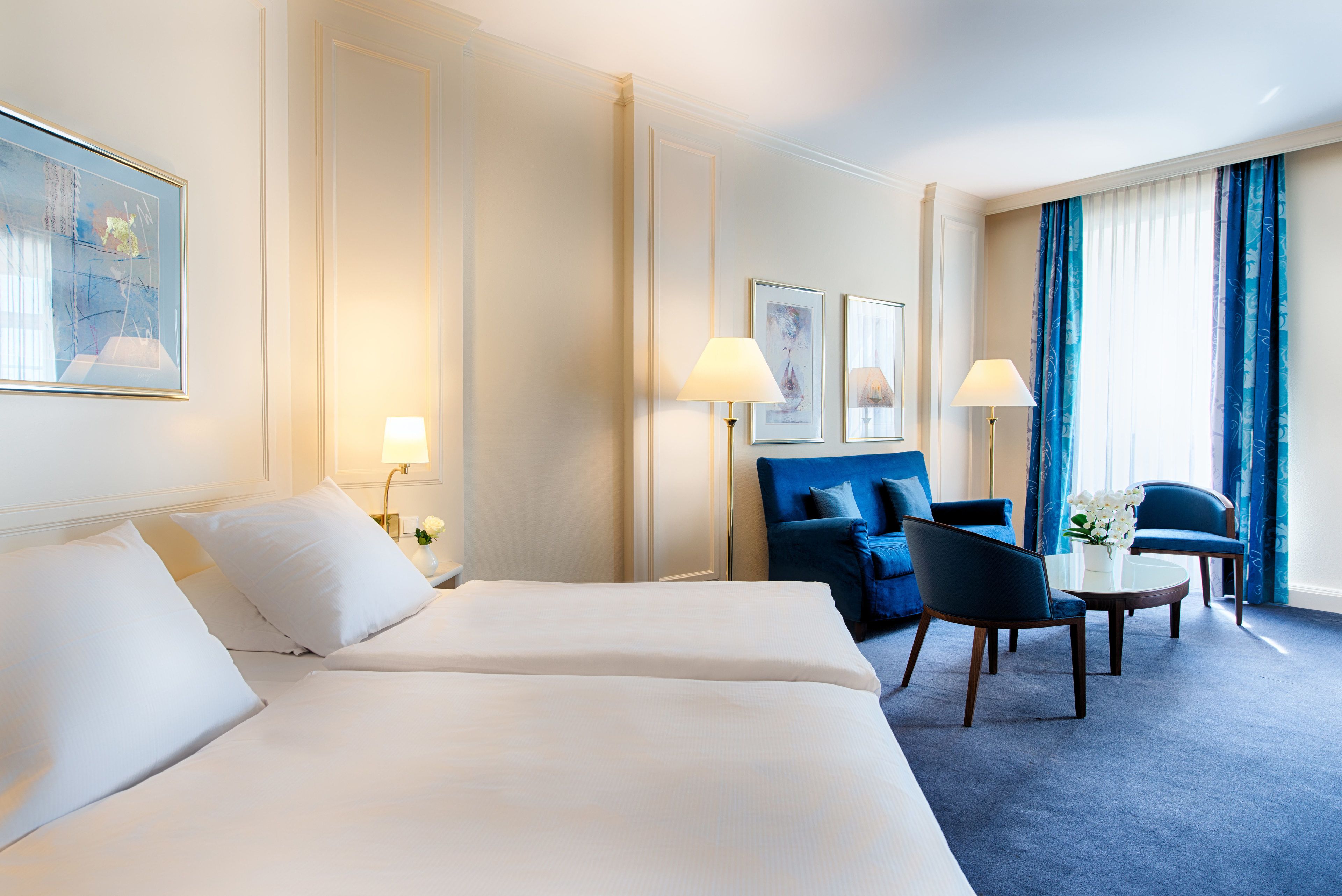 deluxe double room, 1 double bed | in-room safe, desk, blackout curtains, iron/ironing board