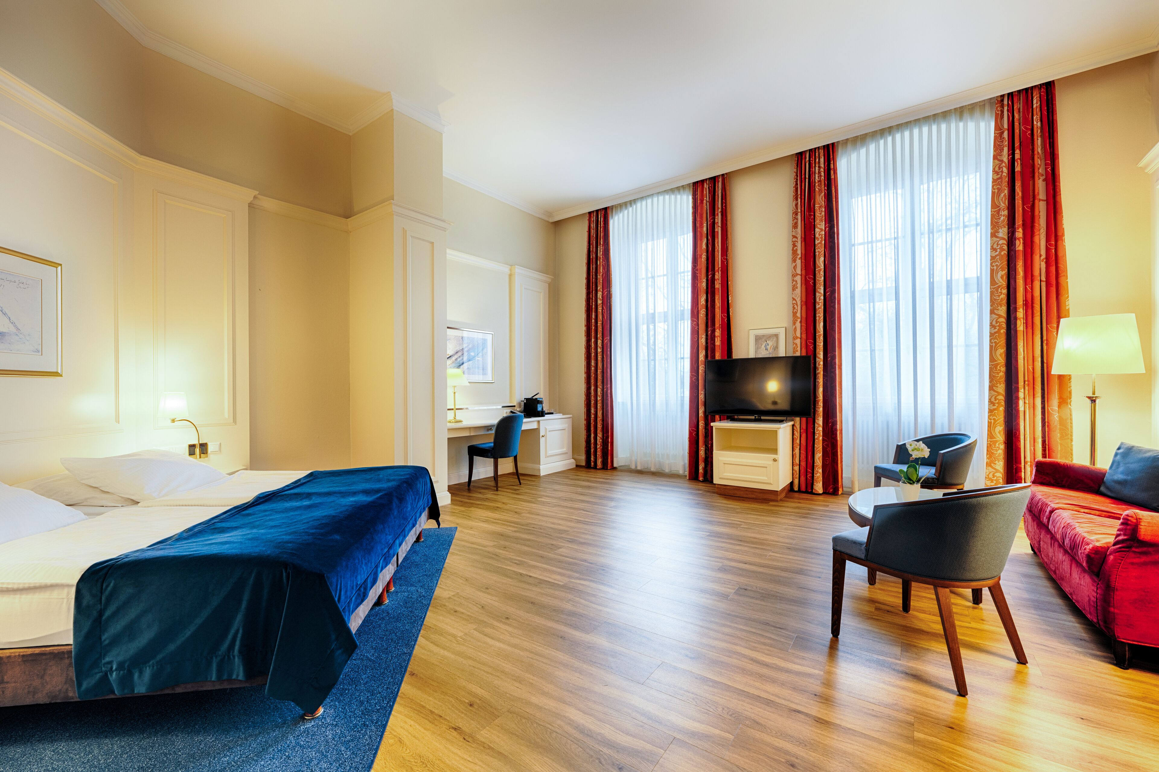 executive double room | in-room safe, desk, blackout curtains, iron/ironing board