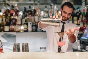Bar (in der Unterkunft)