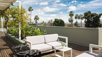 Penthouse | Frette Italian sheets, premium bedding, down comforters, pillowtop beds