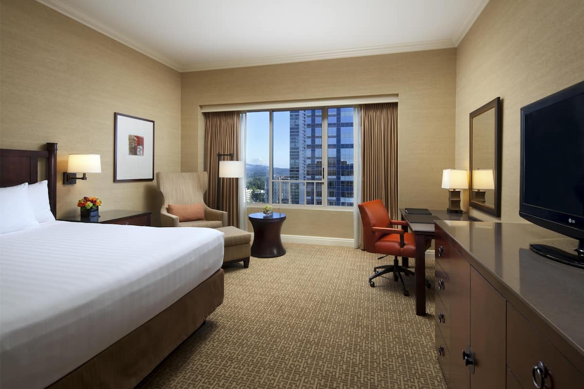 Premium bedding, pillow-top beds, in-room safe, desk