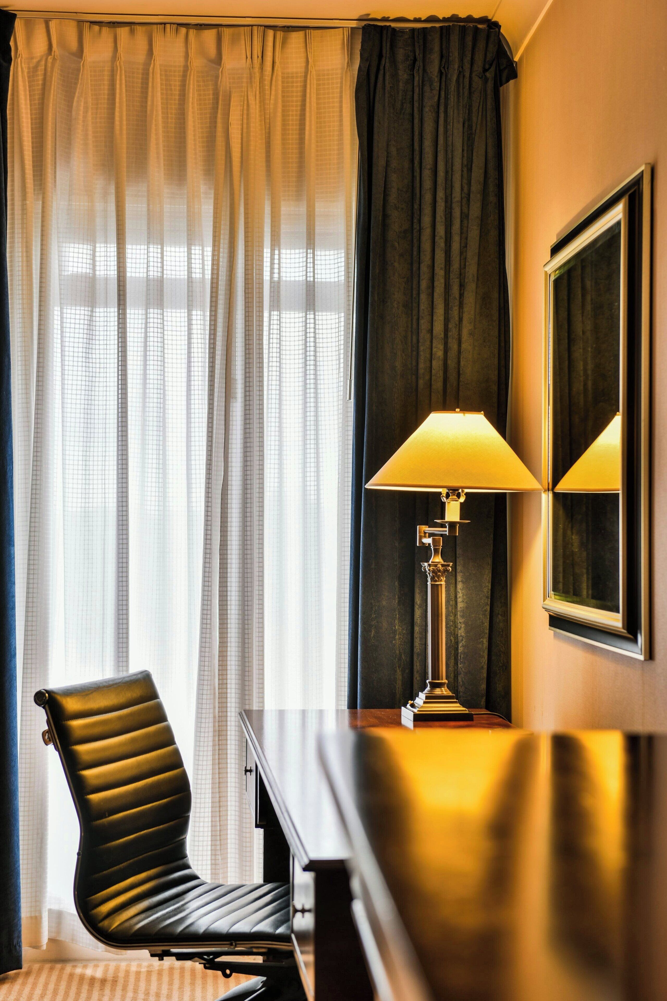 deluxe room, 1 double bed | 1 bedroom, premium bedding, minibar, in-room safe