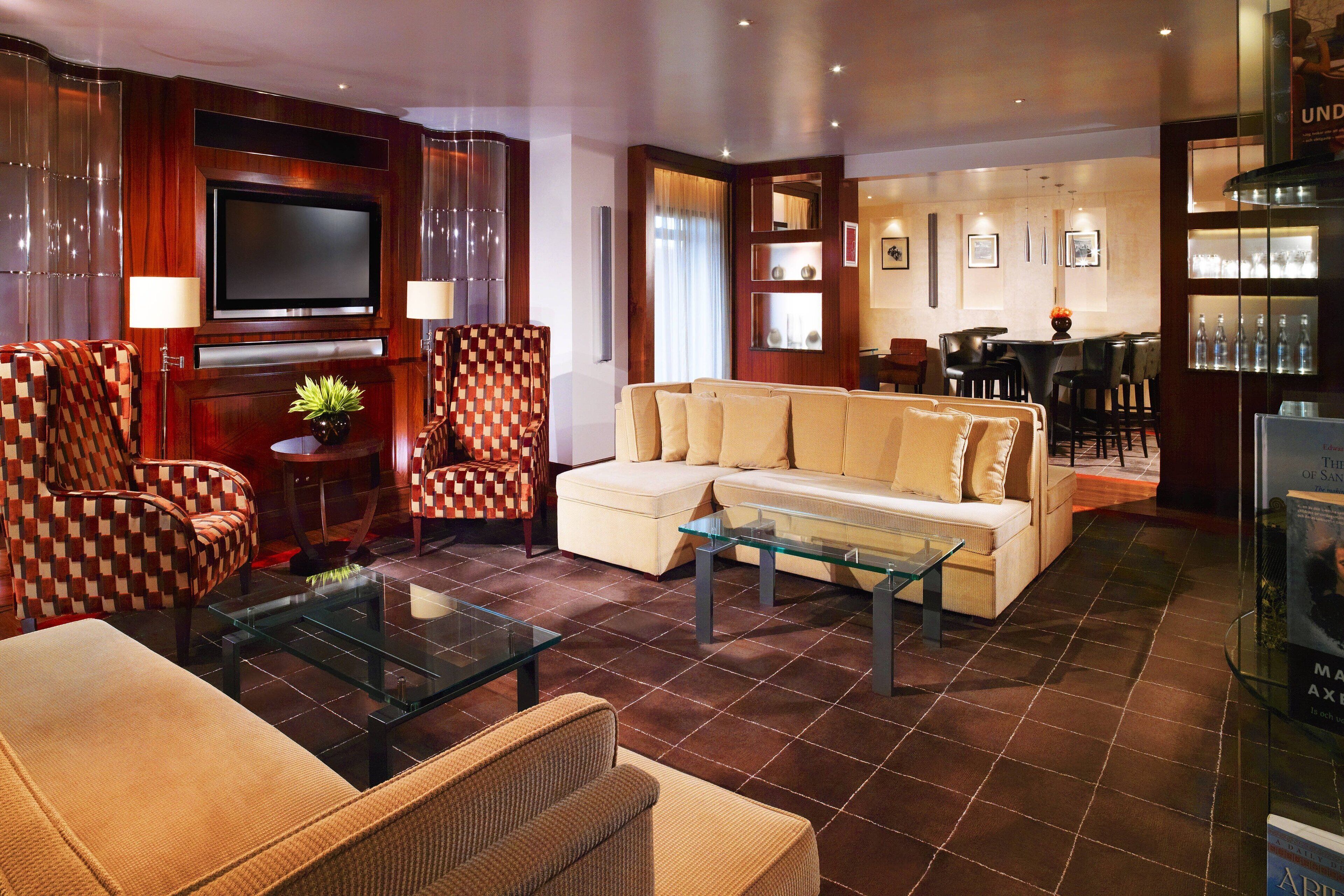 Club Room, Club lounge access, Guest room, 1 Queen | Lounge