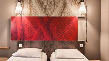 Standard Room, 2 Twin Beds | Premium bedding, in-room safe, desk, blackout drapes
