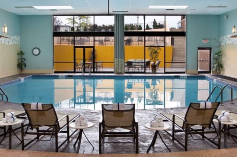 Crowne Plaza Cleveland Airport by IHG