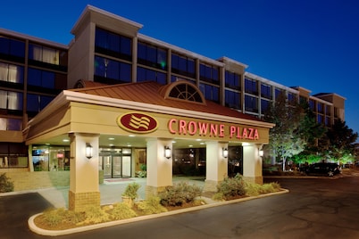 Crowne Plaza Cleveland Airport, an IHG Hotel