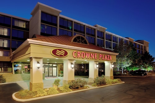 Crowne Plaza Cleveland Airport by IHG