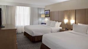 Premium bedding, in-room safe, desk, blackout curtains - Crowne Plaza Cleveland Airport by IHG (Middleburg Heights)