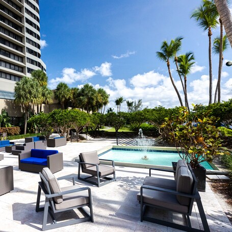 Hilton Miami Airport Blue Lagoon - Image 2