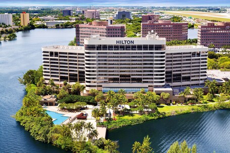 Hilton Miami Airport Blue Lagoon - Image 16
