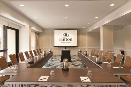Hilton Miami Airport Blue Lagoon - Image 65