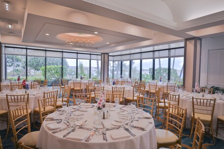 Hilton Miami Airport Blue Lagoon - Image 27