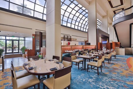 Hilton Miami Airport Blue Lagoon - Image 26