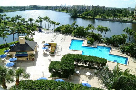 Hilton Miami Airport Blue Lagoon - Image 29