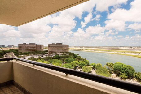 Hilton Miami Airport Blue Lagoon - Image 51