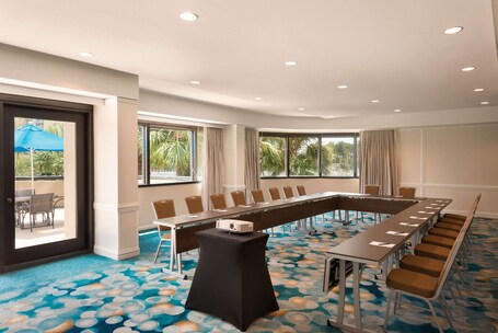 Hilton Miami Airport Blue Lagoon - Image 60