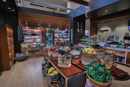 Hilton Miami Airport Blue Lagoon - Image 39
