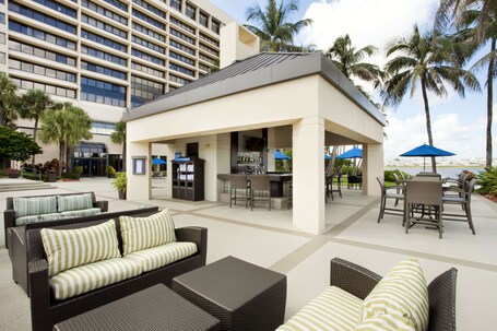 Hilton Miami Airport Blue Lagoon - Image 5