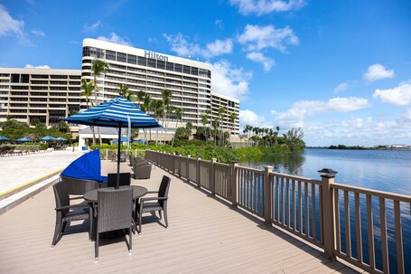 Hilton Miami Airport Blue Lagoon - Image 21